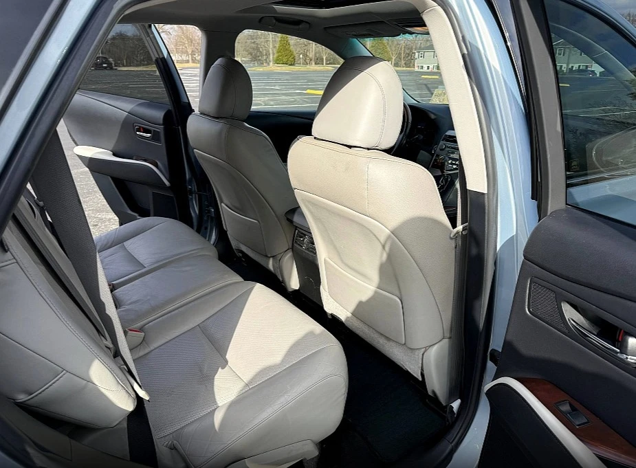 2011 Lexus RX 3rd Gen - Image 16 of 20