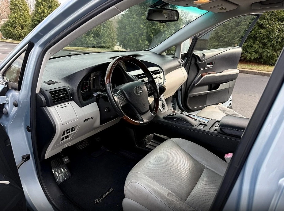 2011 Lexus RX 3rd Gen - Image 9 of 20