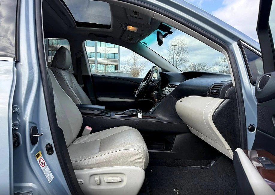 2011 Lexus RX 3rd Gen - Image 12 of 20