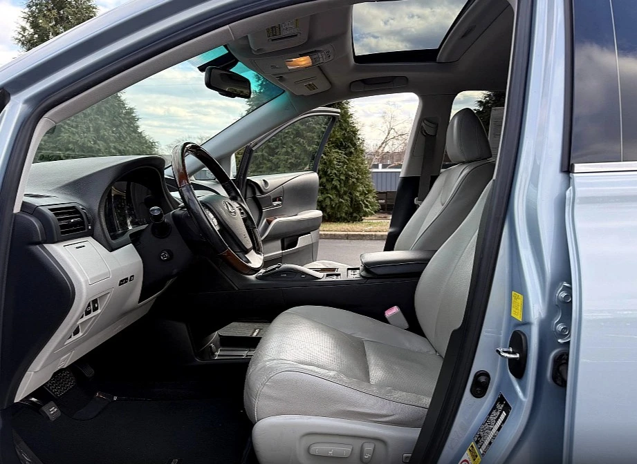 2011 Lexus RX 3rd Gen - Image 8 of 20