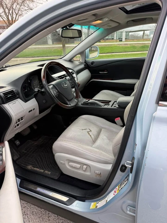 2011 Lexus RX 3rd Gen - Image 12 of 21