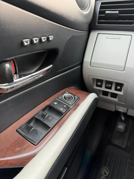 2011 Lexus RX 3rd Gen - Image 15 of 21