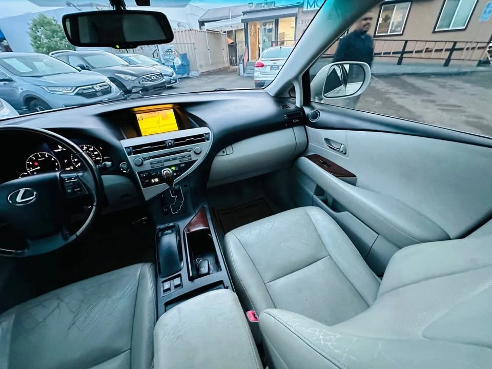 2011 Lexus RX 3rd Gen - Image 16 of 18