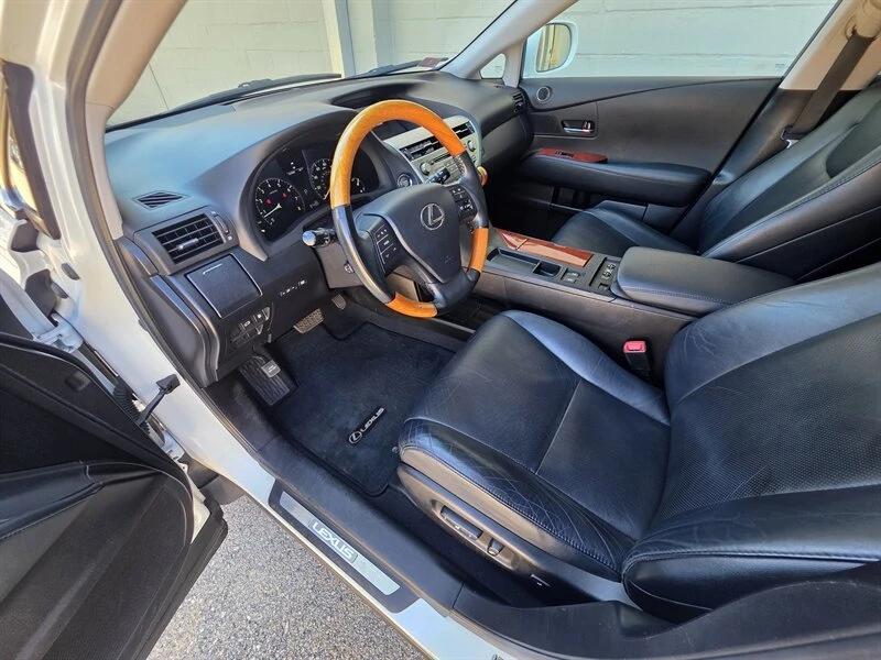 2011 Lexus RX 3rd Gen - Image 15 of 20
