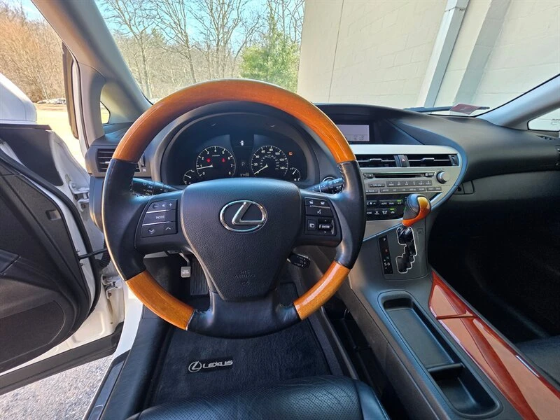 2011 Lexus RX 3rd Gen - Image 12 of 20