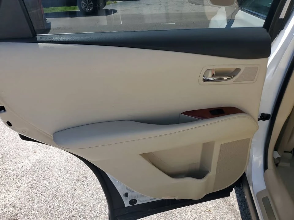 2011 Lexus RX 3rd Gen - Image 18 of 19