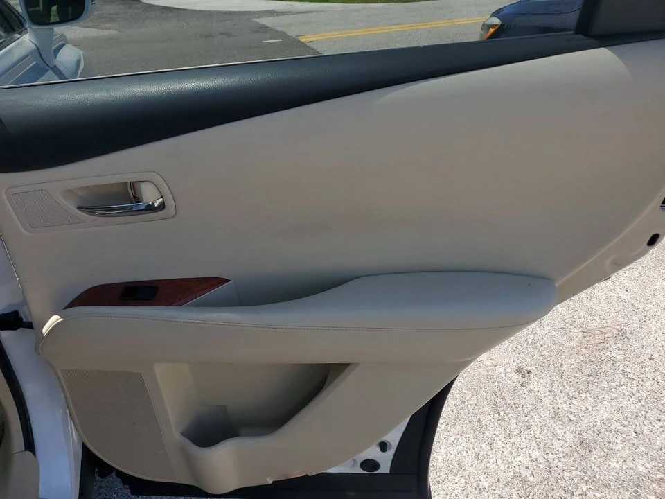 2011 Lexus RX 3rd Gen - Image 15 of 19