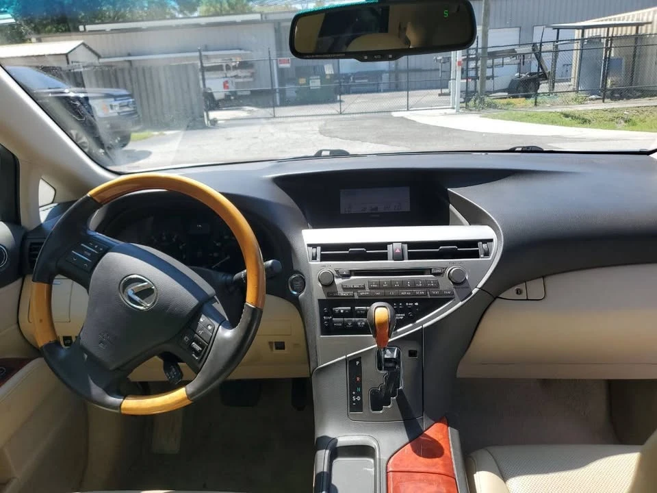 2011 Lexus RX 3rd Gen - Image 14 of 19