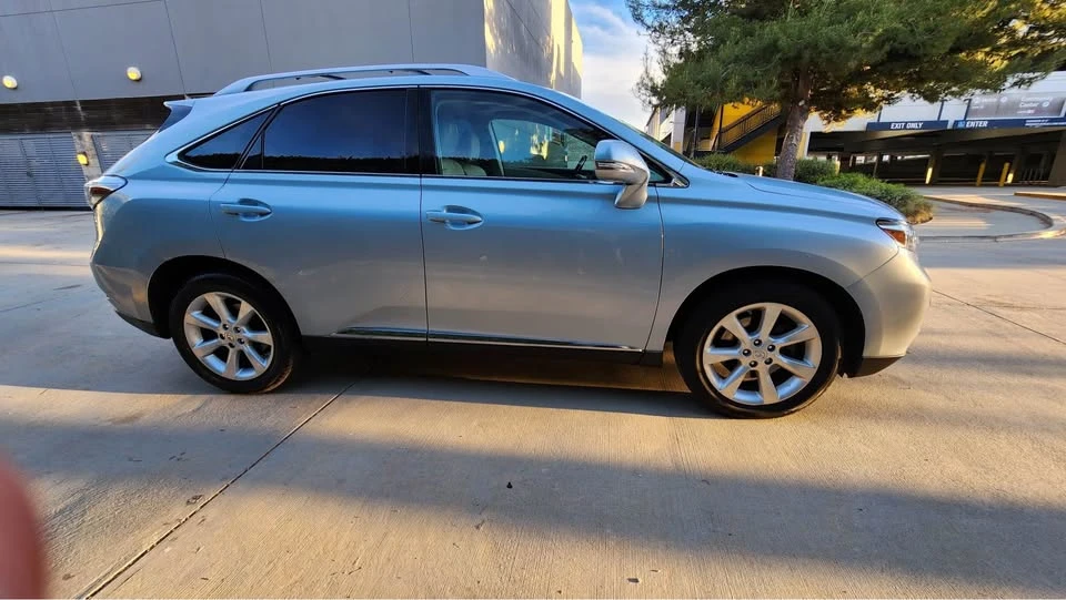 2011 Lexus RX 3rd Gen - Image 9 of 17