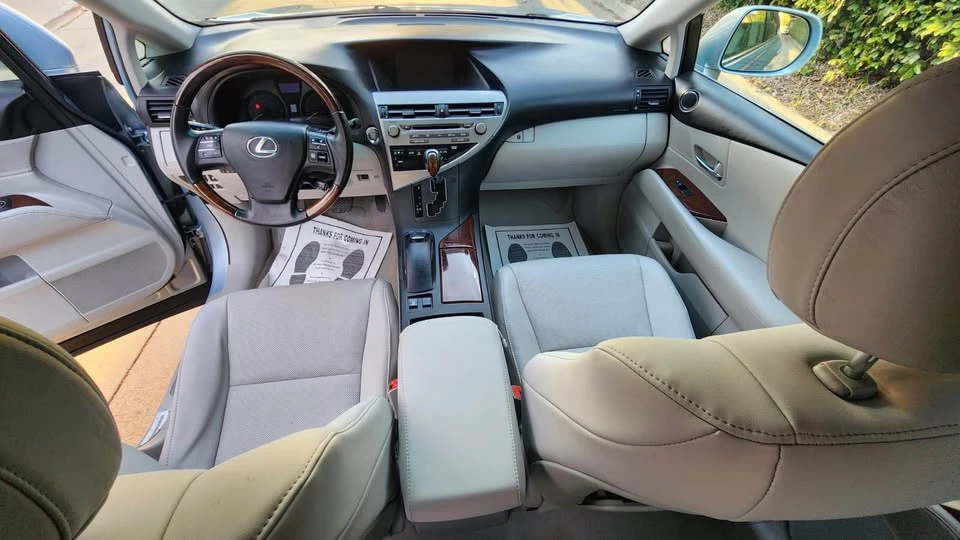 2011 Lexus RX 3rd Gen - Image 12 of 17