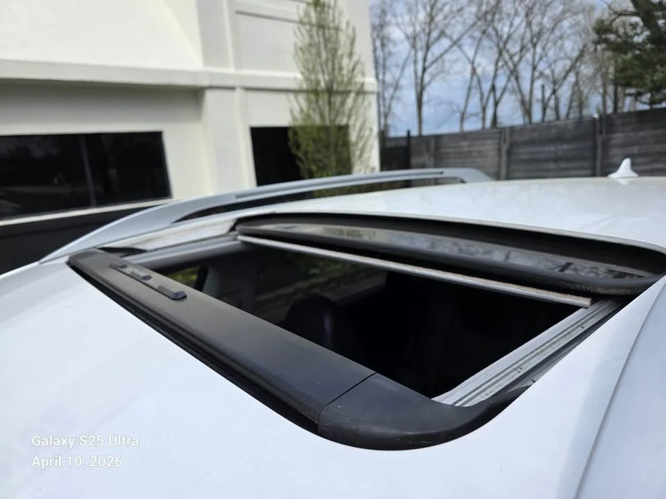 2011 Lexus RX 3rd Gen - Image 15 of 16