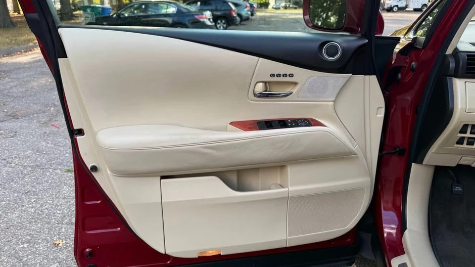 2011 Lexus RX 3rd Gen - Image 12 of 20