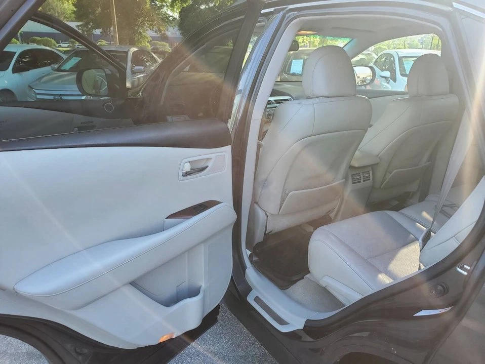 2011 Lexus RX 3rd Gen - Image 15 of 20