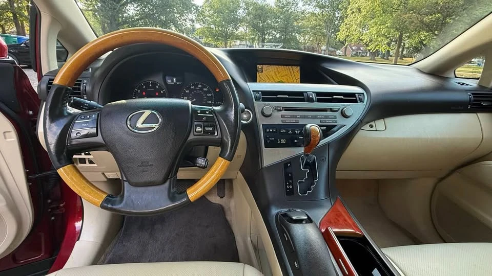 2011 Lexus RX 3rd Gen - Image 16 of 20