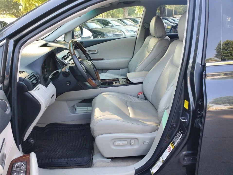2011 Lexus RX 3rd Gen - Image 10 of 20