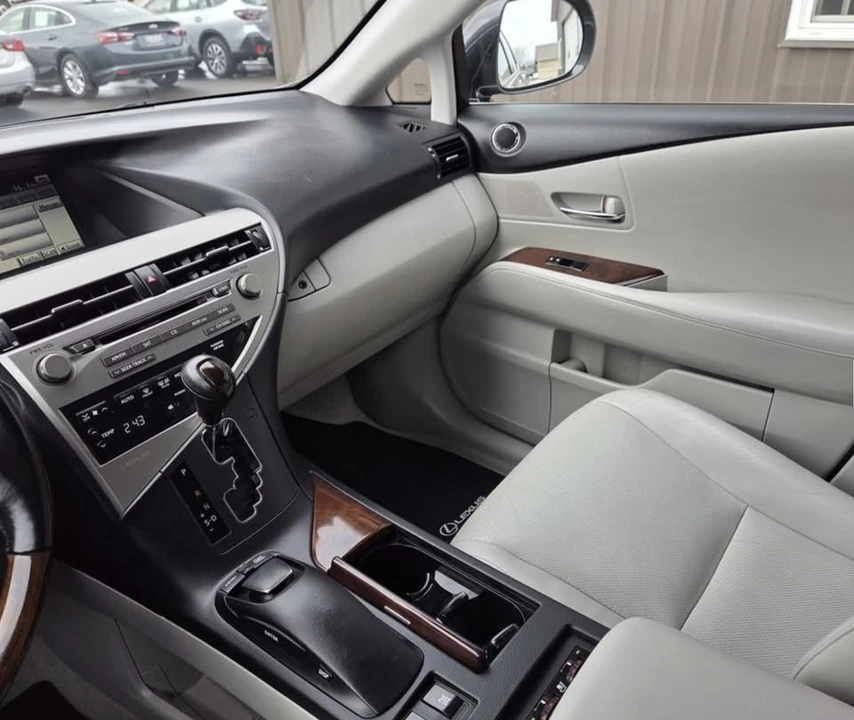 2011 Lexus RX 3rd Gen - Image 19 of 20