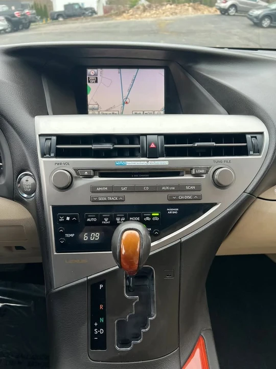 2011 Lexus RX 3rd Gen - Image 16 of 19