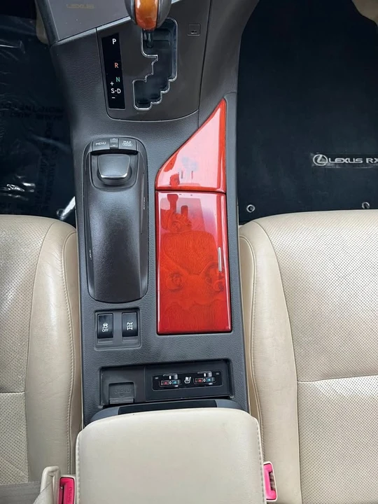 2011 Lexus RX 3rd Gen - Image 15 of 19