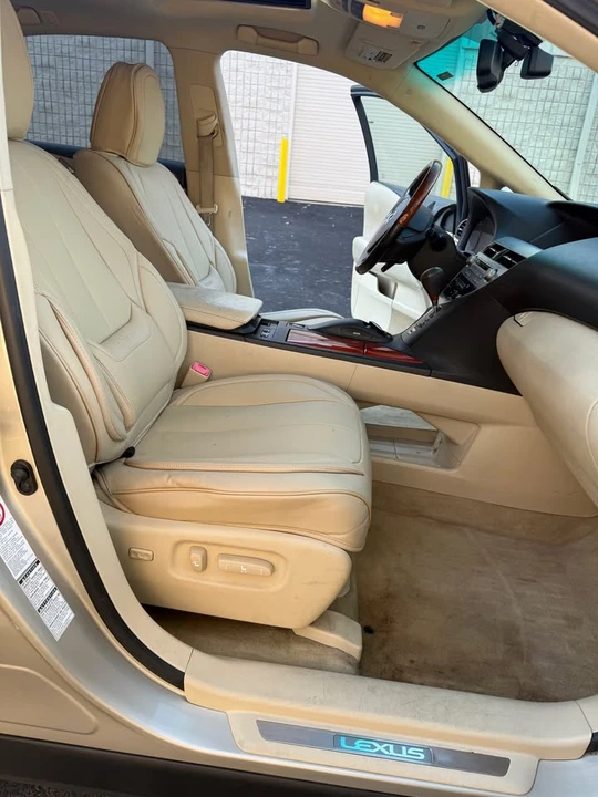 2011 Lexus RX 3rd Gen - Image 8 of 16