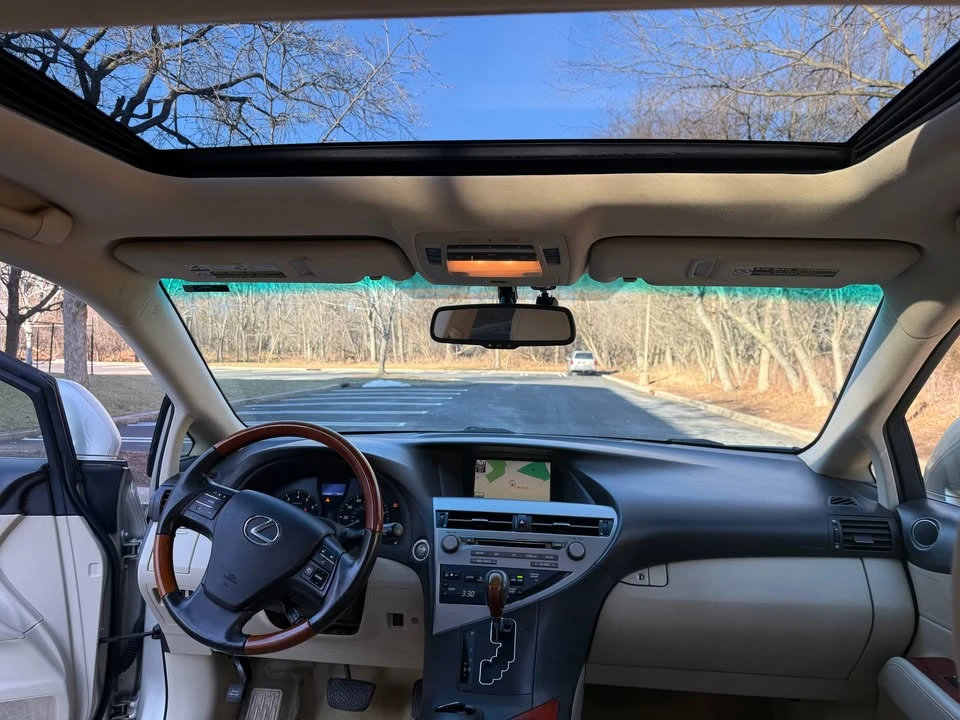 2011 Lexus RX 3rd Gen - Image 12 of 16