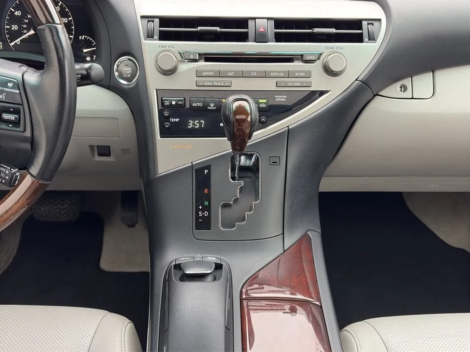 2011 Lexus RX 3rd Gen - Image 16 of 19