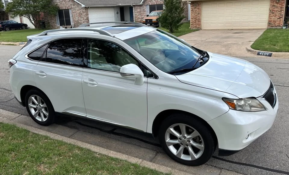 2011 Lexus RX 3rd Gen - Image 2 of 11