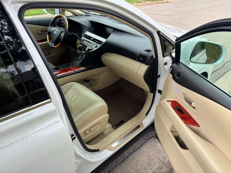 2011 Lexus RX 3rd Gen - Image 4 of 11