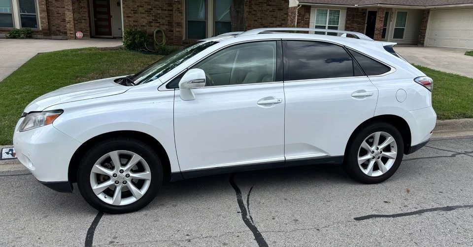 2011 Lexus RX 3rd Gen - Image 9 of 11