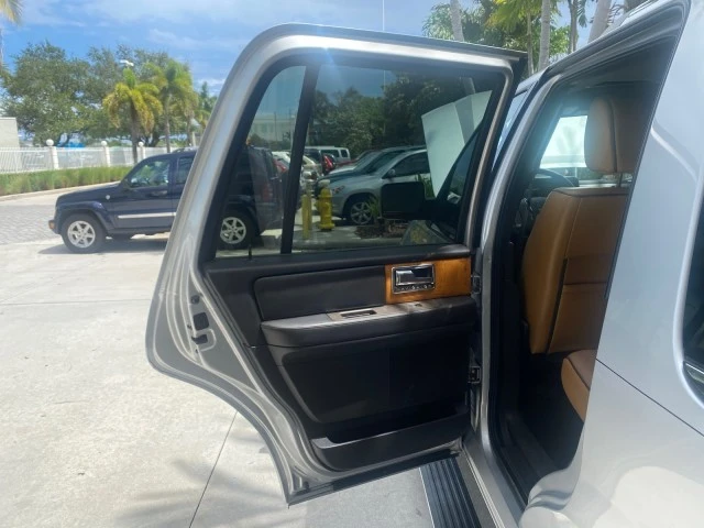 2011 Lincoln Navigator 3rd Gen - Image 14 of 21