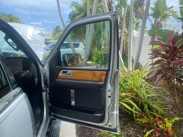 2011 Lincoln Navigator 3rd Gen - Image 12 of 21