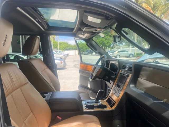 2011 Lincoln Navigator 3rd Gen - Image 13 of 21