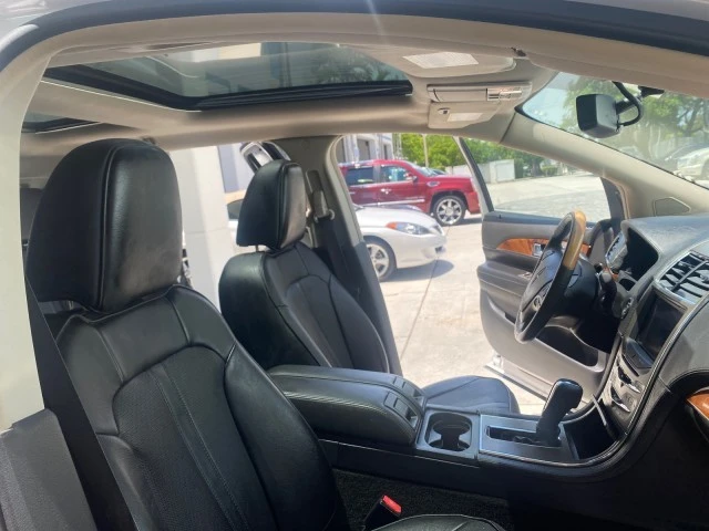 2011 Lincoln MKX - Image 13 of 21