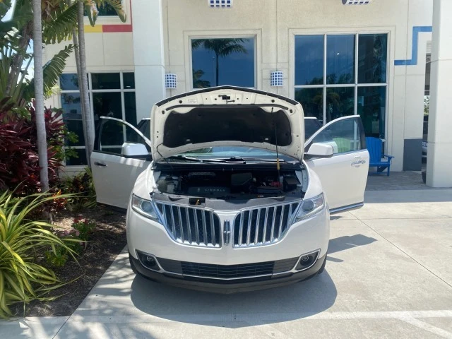 2011 Lincoln MKX - Image 17 of 21