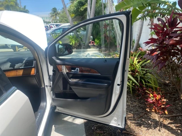 2011 Lincoln MKX - Image 12 of 21
