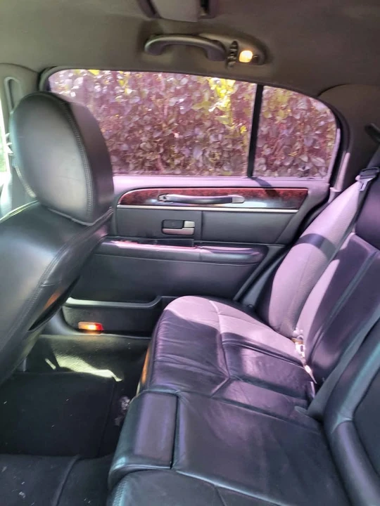 2011 Lincoln Continental - Image 8 of 11