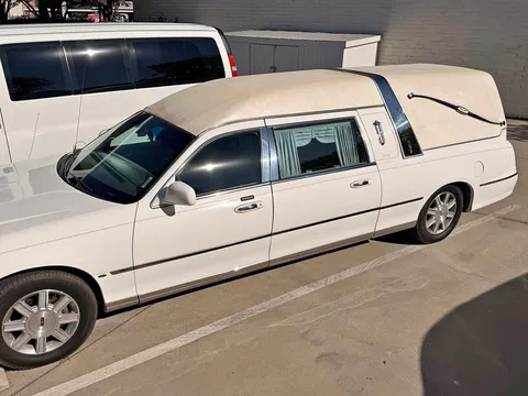 2011 Lincoln Continental Kingsley Hearse