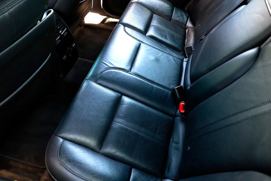 2011 Lincoln MKS - Image 10 of 12