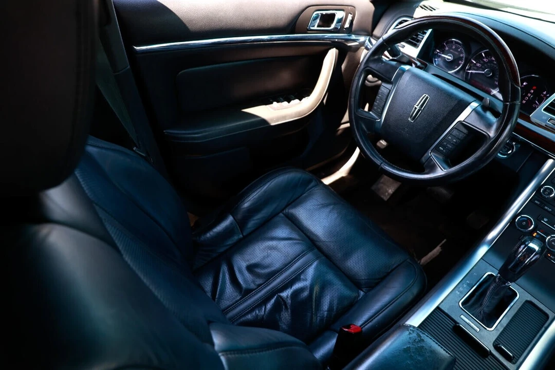 2011 Lincoln MKS - Image 20 of 21
