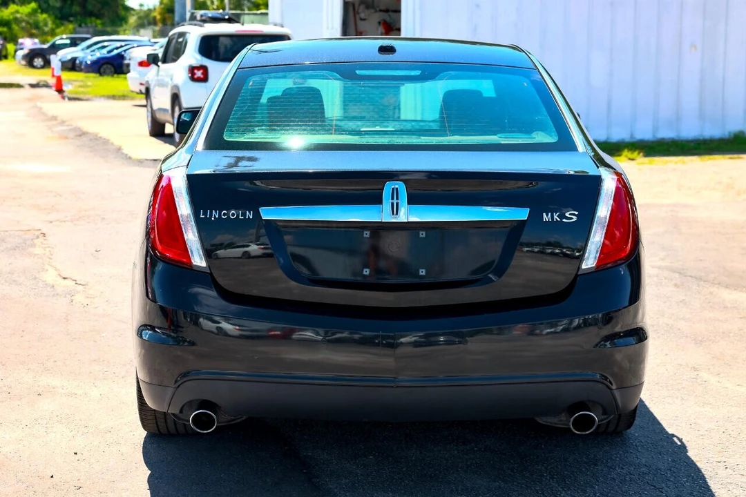 2011 Lincoln MKS - Image 9 of 12
