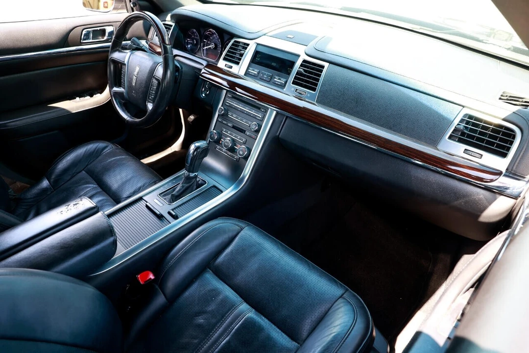 2011 Lincoln MKS - Image 16 of 21