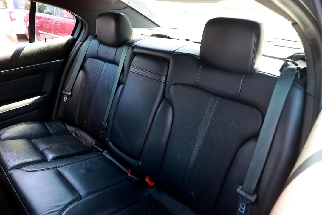2011 Lincoln MKS - Image 8 of 12