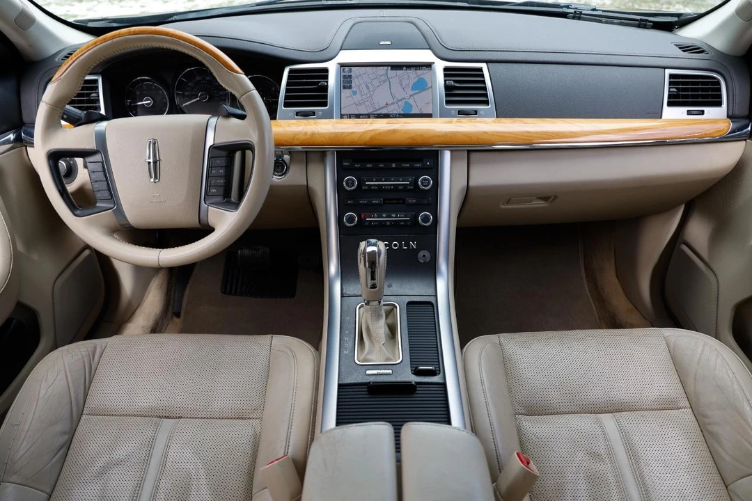 2011 Lincoln MKS - Image 2 of 21