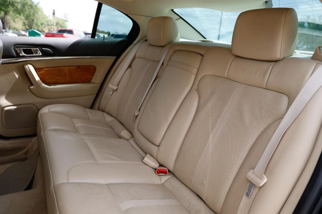 2011 Lincoln MKS - Image 8 of 21