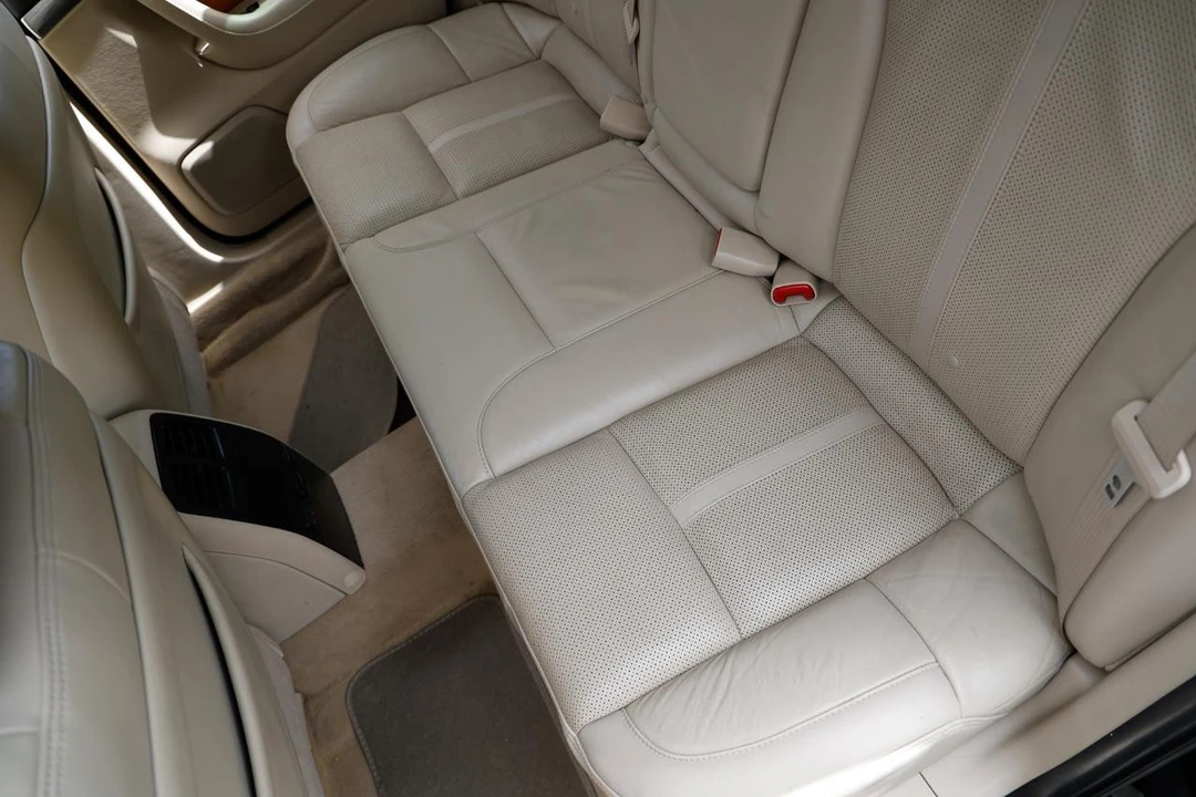 2011 Lincoln MKS - Image 10 of 21