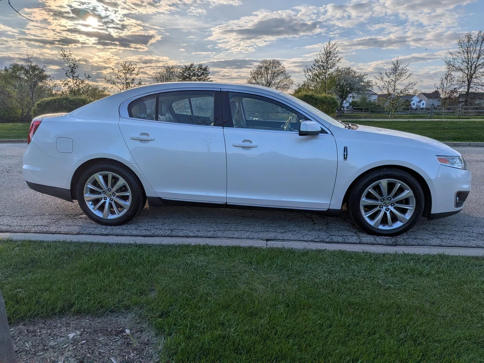 2011 Lincoln MKS - Image 25 of 31