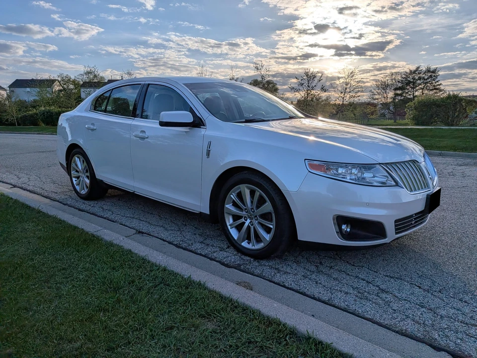 2011 Lincoln MKS - Image 27 of 31