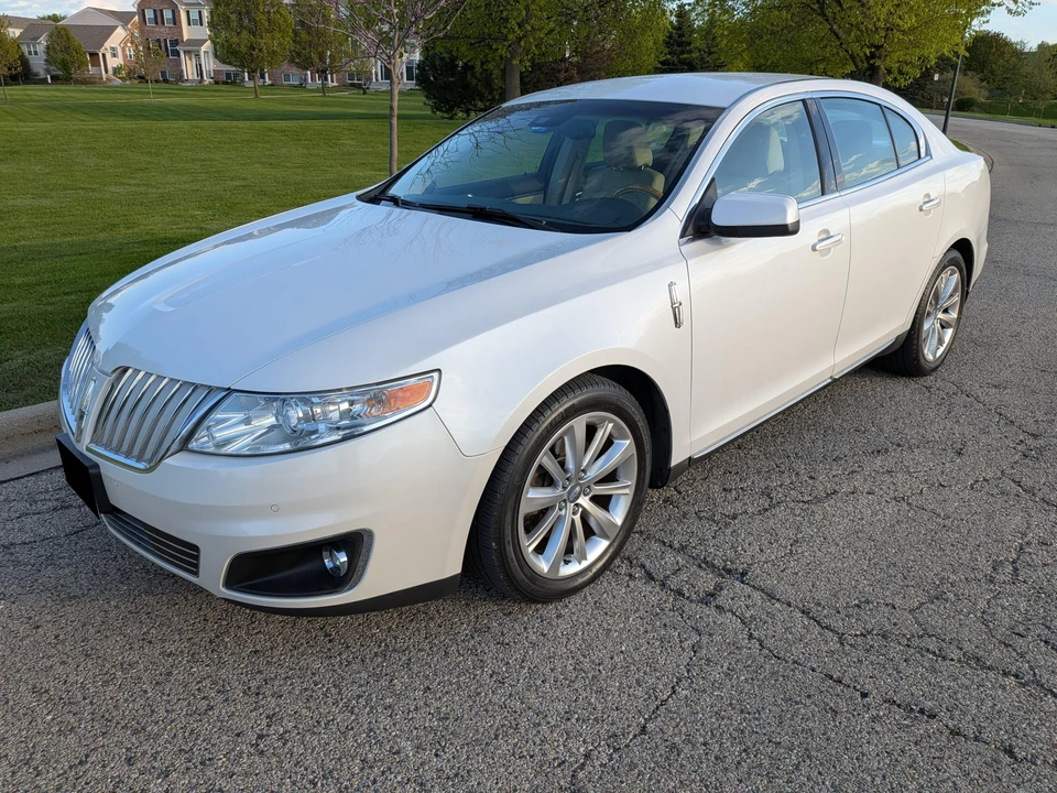 2011 Lincoln MKS - Image 4 of 31