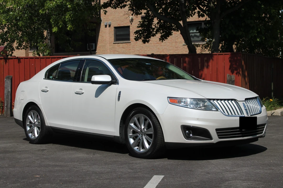 2011 Lincoln MKS - Image 26 of 31