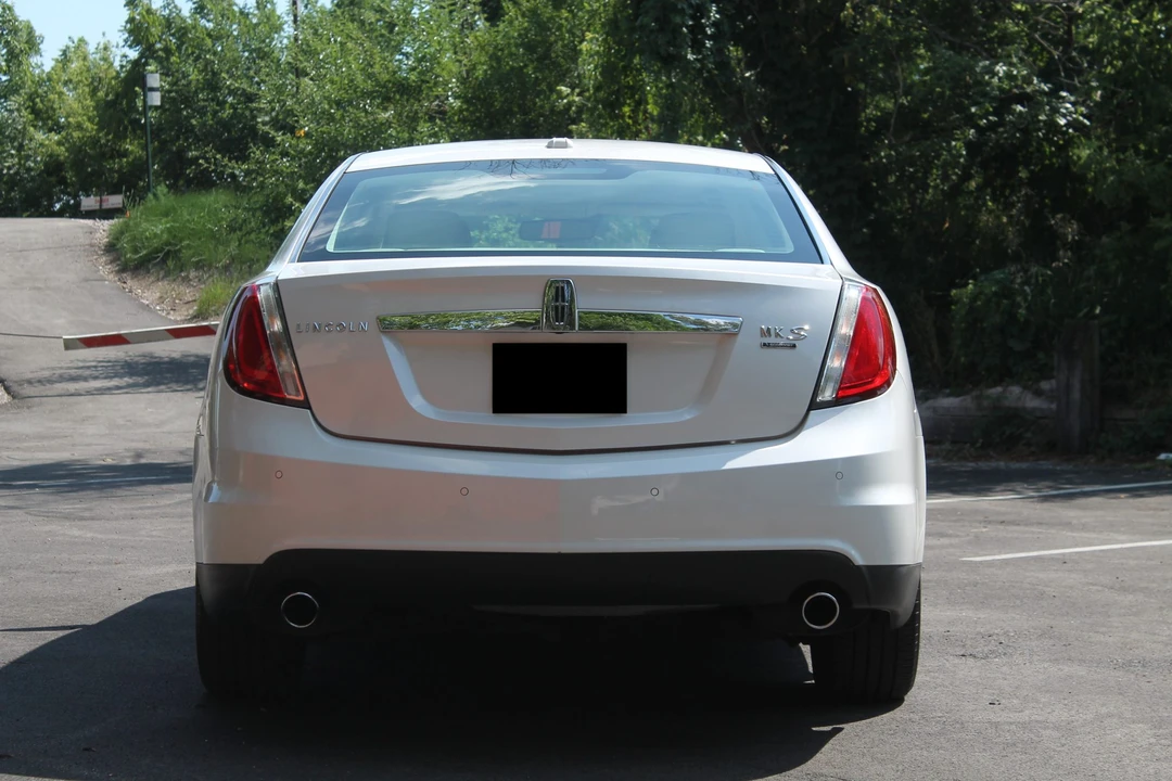 2011 Lincoln MKS - Image 17 of 31