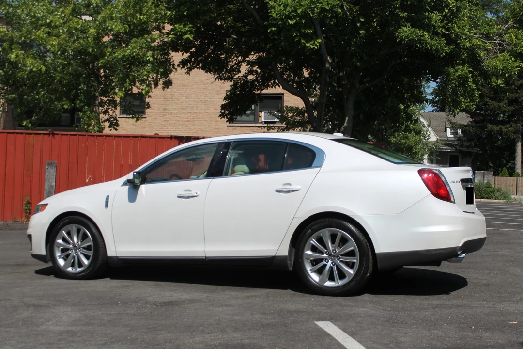 2011 Lincoln MKS - Image 11 of 31